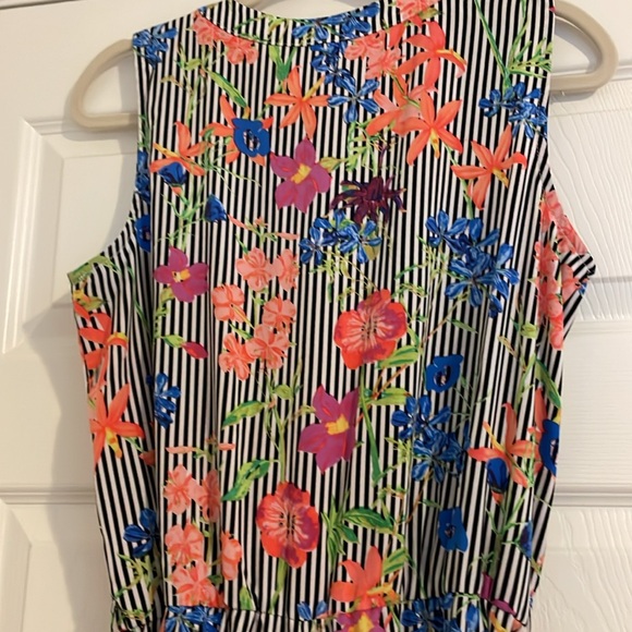 Spense striking striped & floral jumpsuit! Tie at waist. Falls mid calf. Size M. - Picture 12 of 13